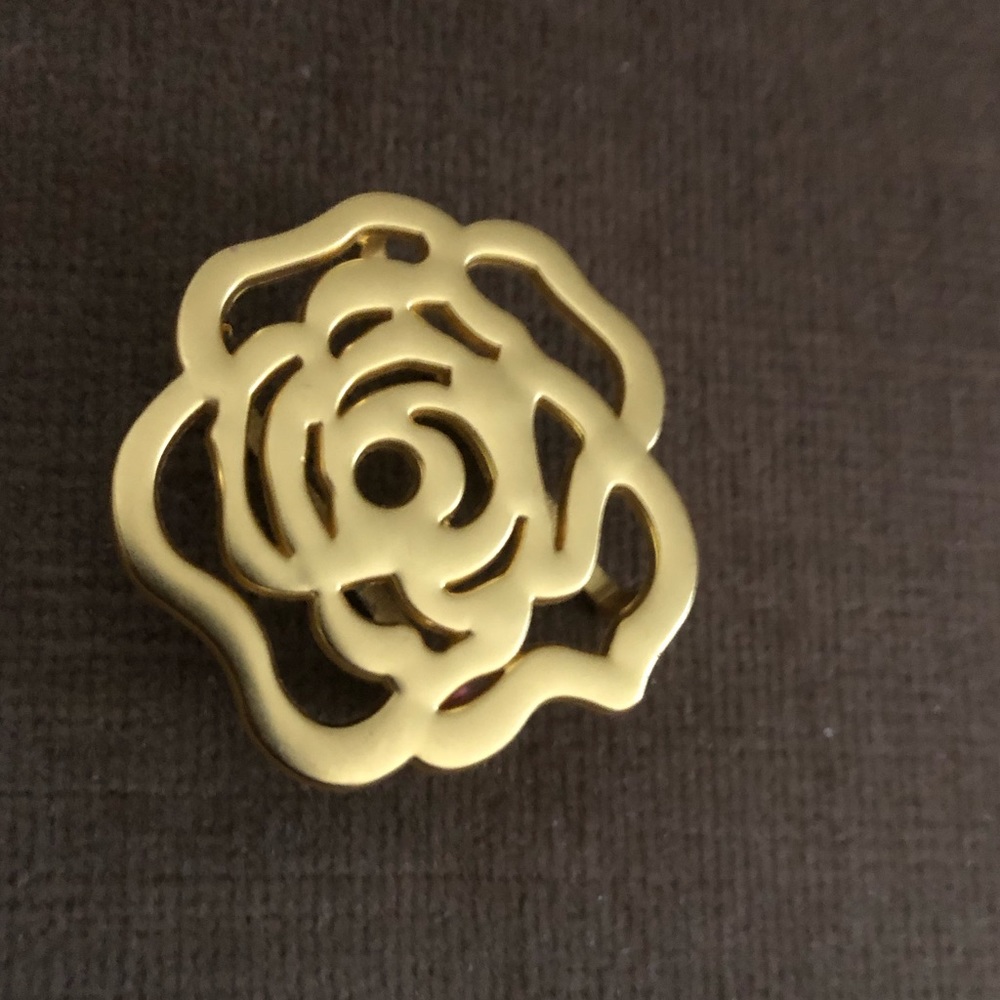 ❤️4-sale Rose Scarf Clip- 628 $6 or 🤗